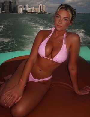 Caroline Brannon nude 10
