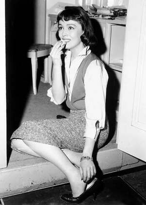 Carolyn Jones nude 5