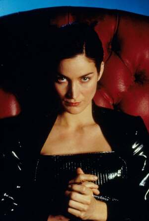 Carrie-Anne Moss nude 7