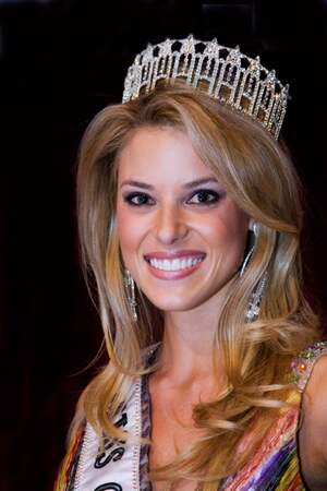 Carrie Prejean nude 12