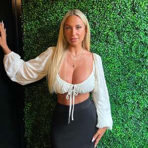 Cassandra Plouffe nude 9