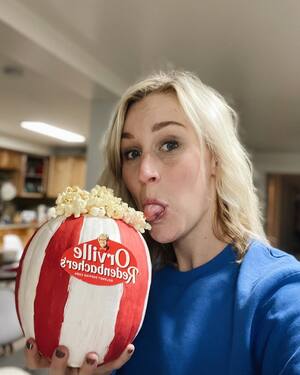 Cassie Popcorn nude 4