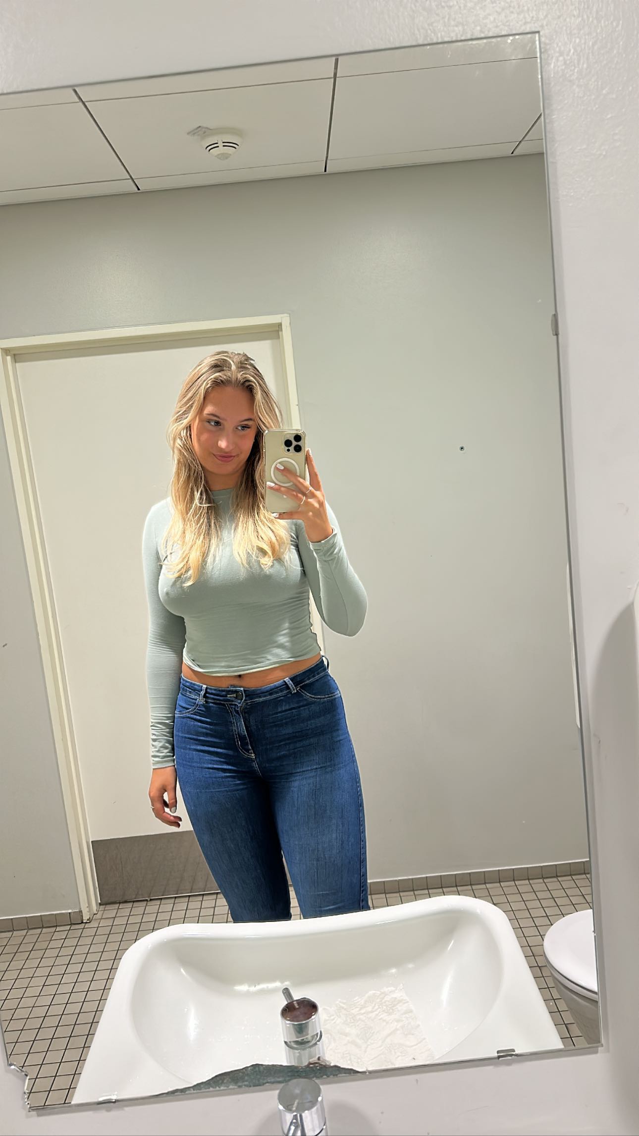 Cecilie Hoyer nude 5