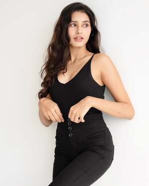 Chandni Bainz