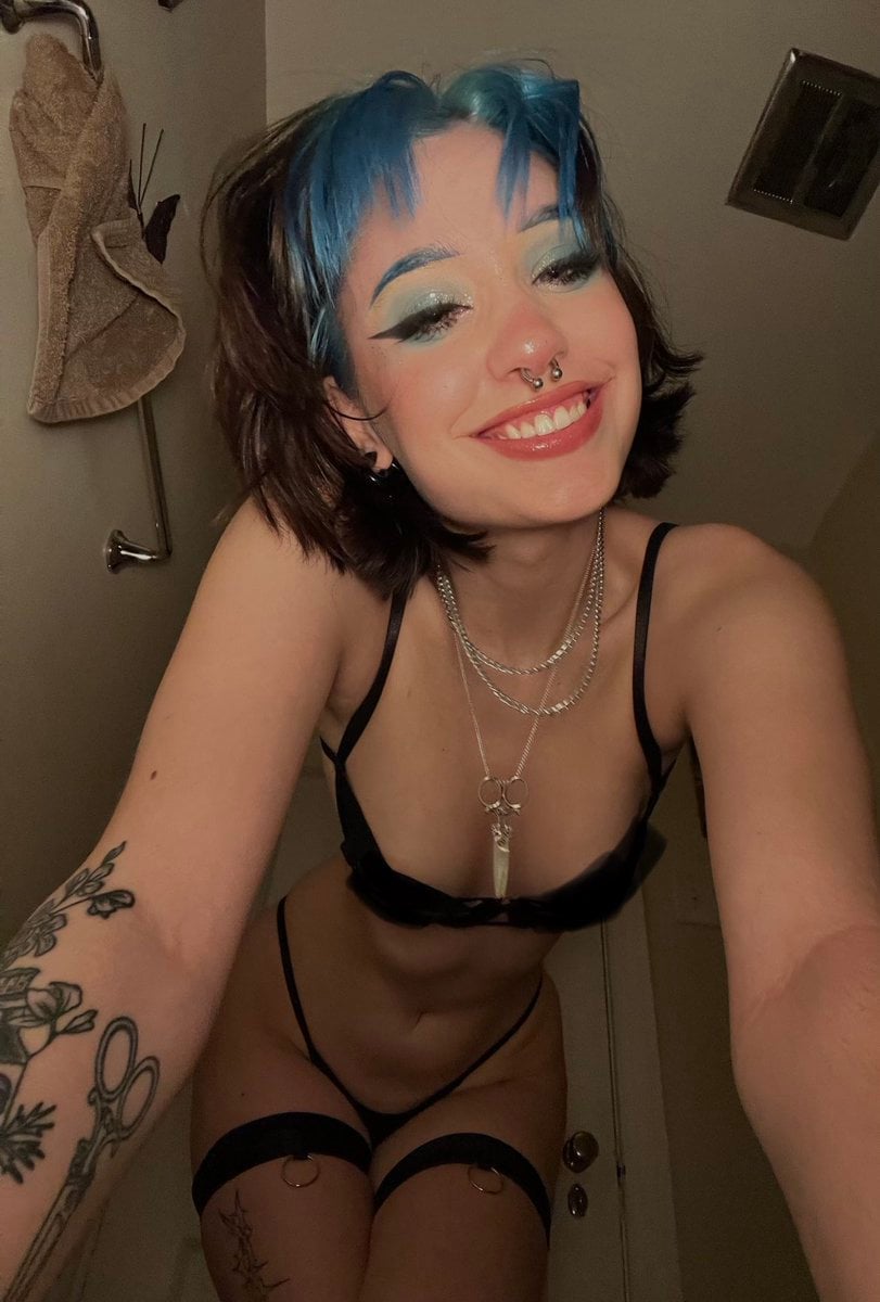 Charley Gray nude 9