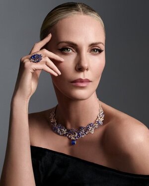 Charlize Theron nude 12