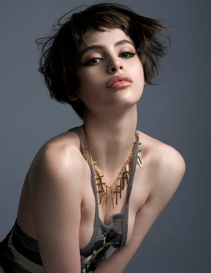 Charlotte Kemp Muhl nude 9