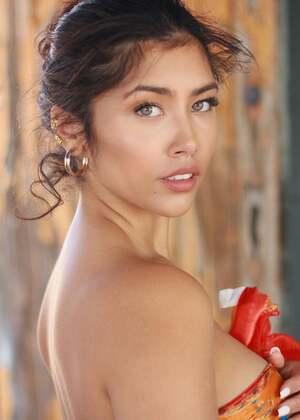 Charmy Kurz nude 8