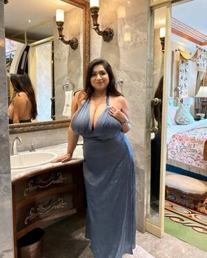 Charu Sharma nude 5