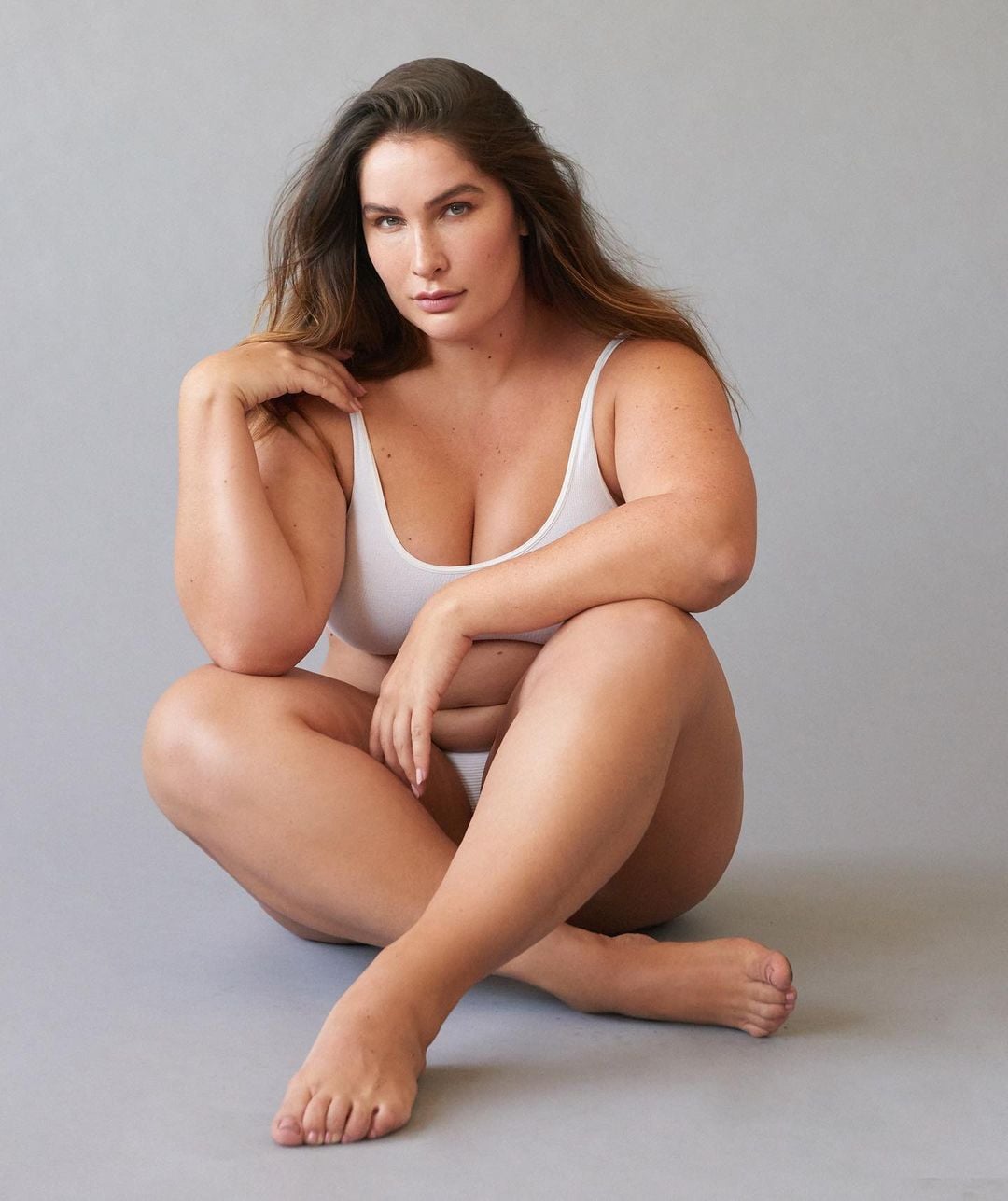 Chelsea Miller nude 3