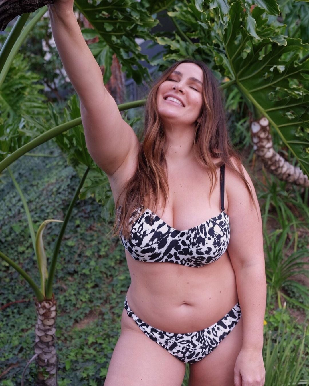 Chelsea Miller nude 7