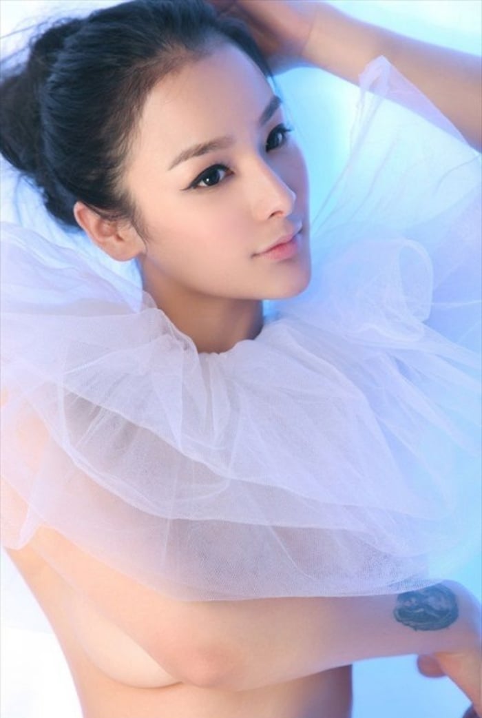 Chen Zi Xuan nude 6