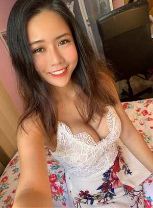Cheng Wing Yee nude 5