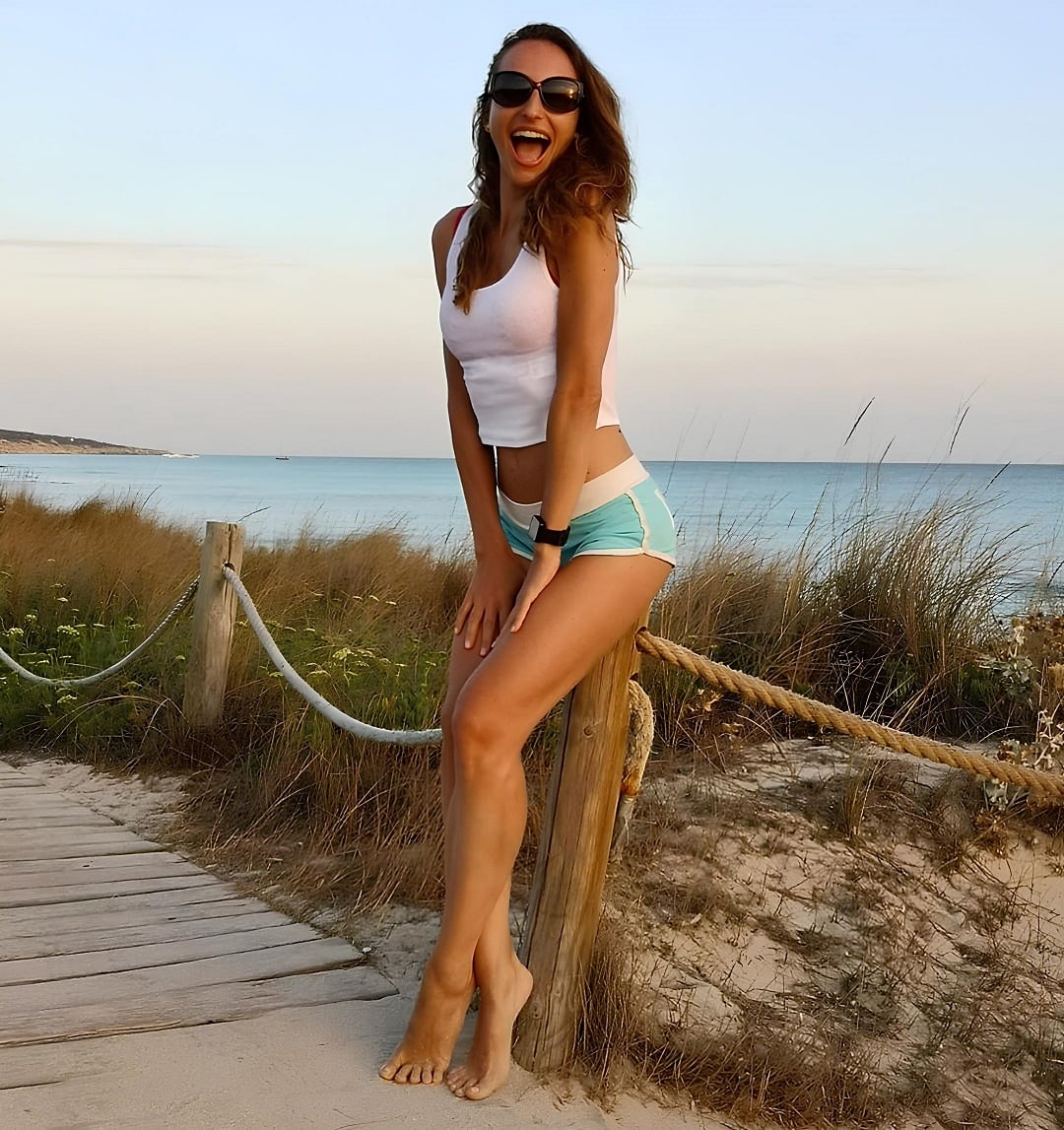 Chiara Squaglia nude 10