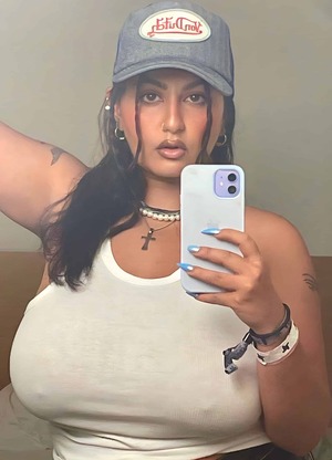 Chippy Nonstop nude 10