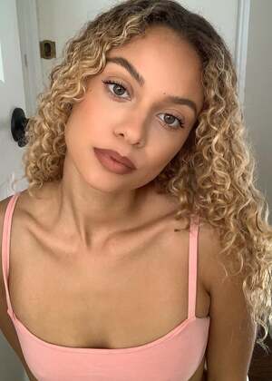 Chloe Belle nude 6