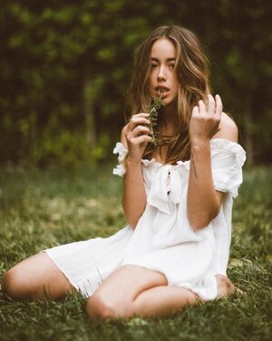 Chloe Bennet nude 9