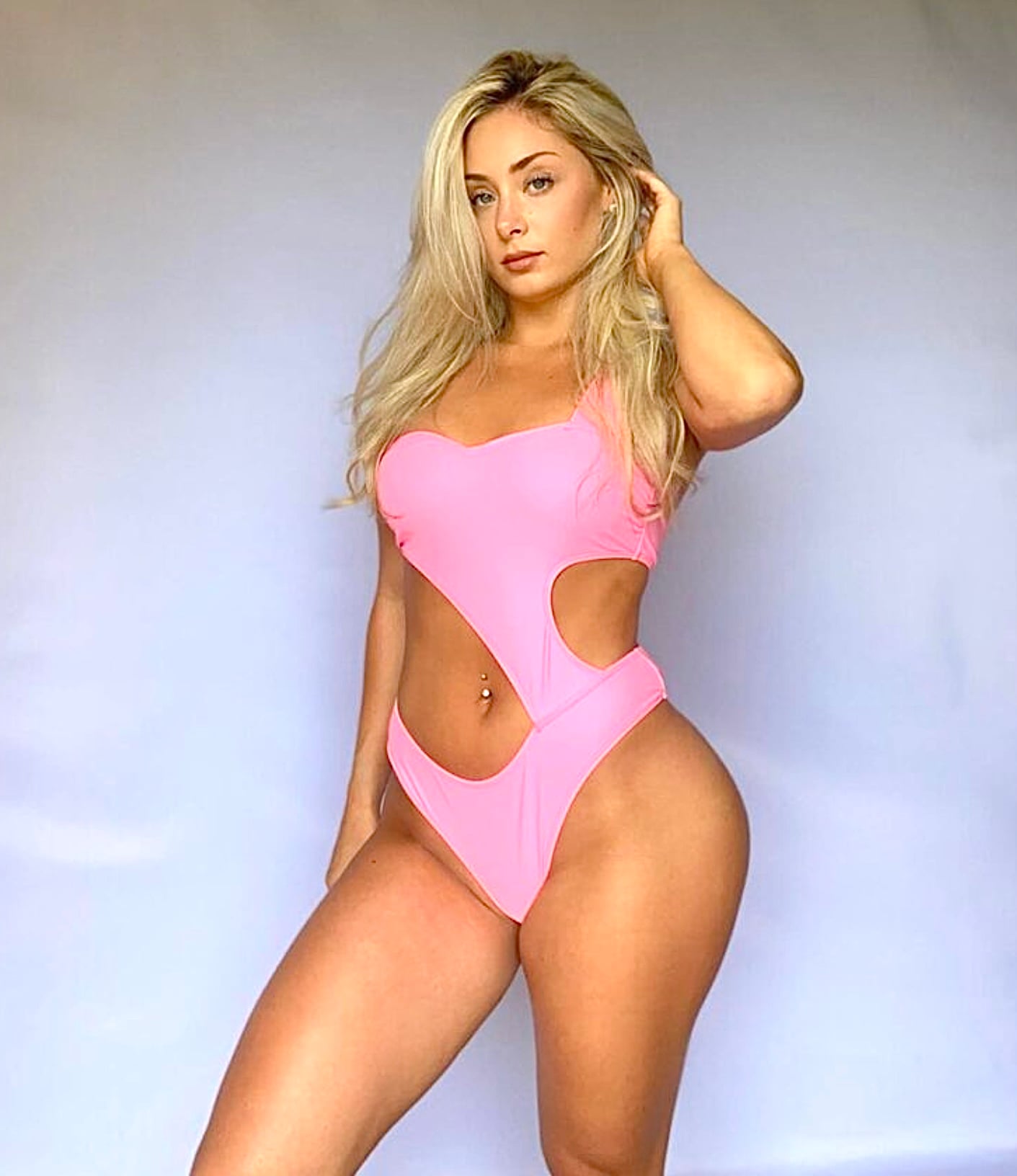 Chloe Cluchey nude 3