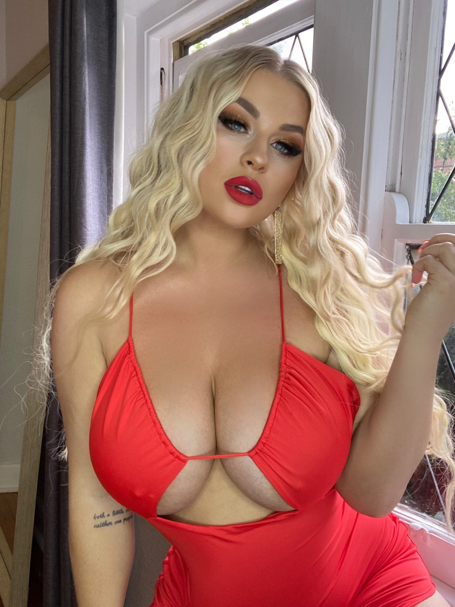 Chloe Davies nude 10
