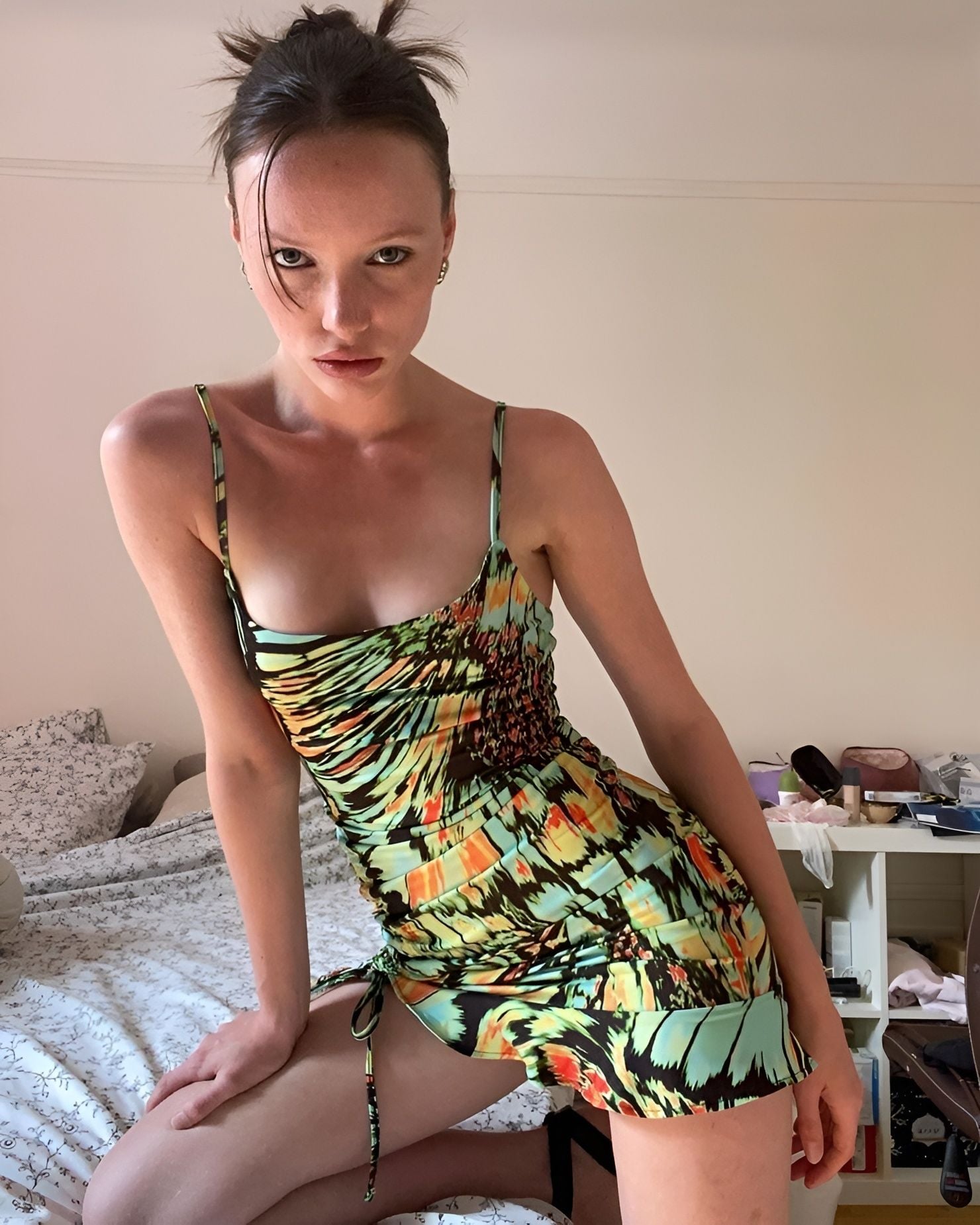 Chloe Dupuis nude 9