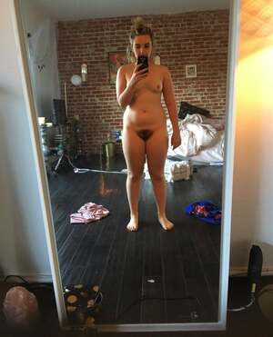 Chloe Fineman nude 9