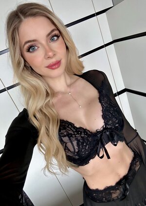 Christina Lionscat nude 6