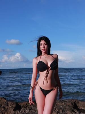 Chu Thi Hue Chi nude 3