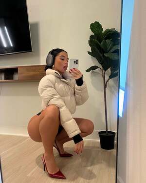 Cindy Tran nude 11