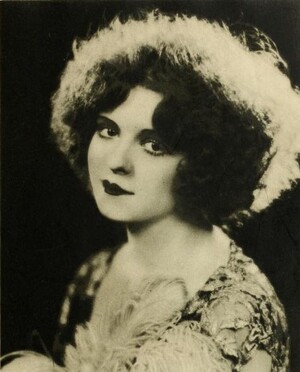 Clara Bow nude 4