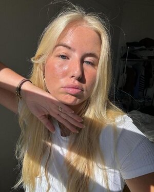Clara Tauson nude 7