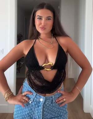 Claudia Vega nude 9