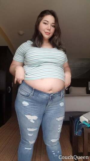 CouchQueen nude 3