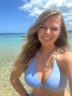 Courtney Knill nude 9