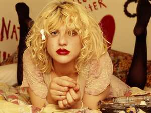 Courtney Love nude 11