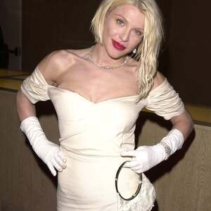 Courtney Love nude 6