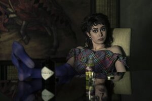 Cristin Milioti nude 5