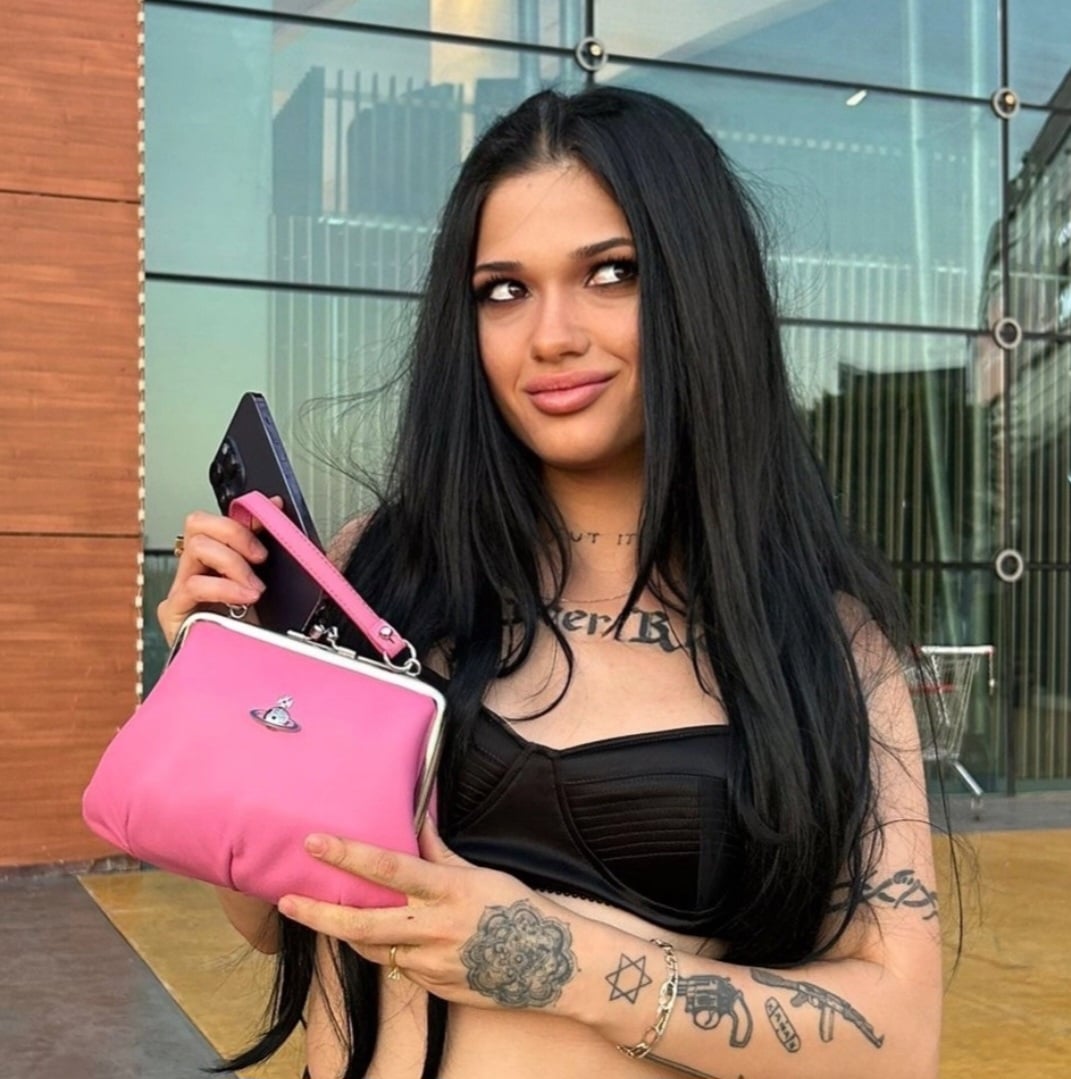 Cristina Ivone nude 4