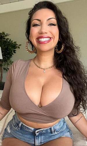 Cruelty Free Curves nude 5