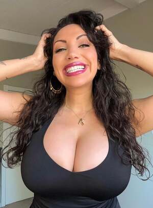 Cruelty Free Curves nude 7