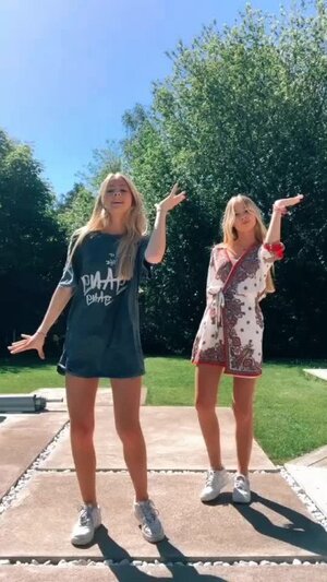Cryssanthander Twins nude 8