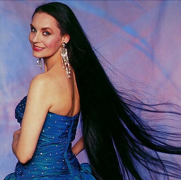 Crystal Gayle nude 10