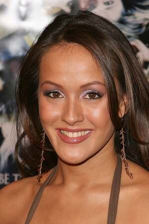 Crystal Lowe nude 10