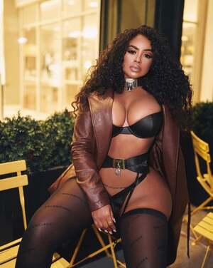 Cubana Marie nude 10
