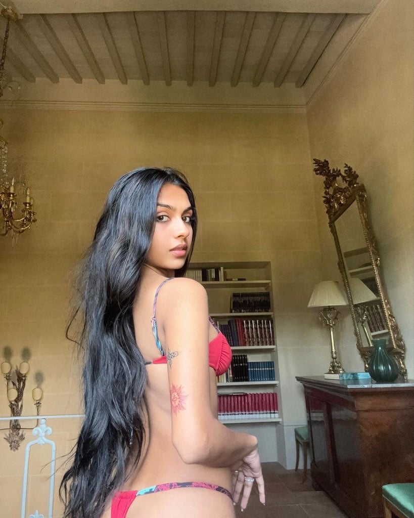 Curtly Kellie nude 7