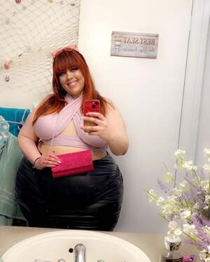 Curvy Dimond nude 3