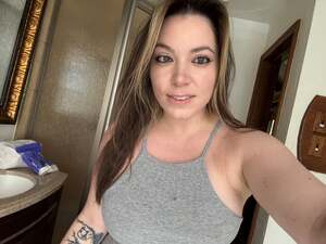 Curvyllama nude 8