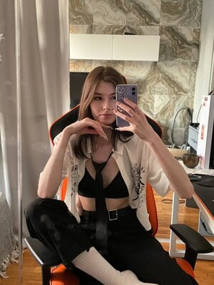 Cutie Kim nude 5