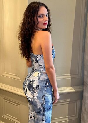 Dafne Keen nude 2