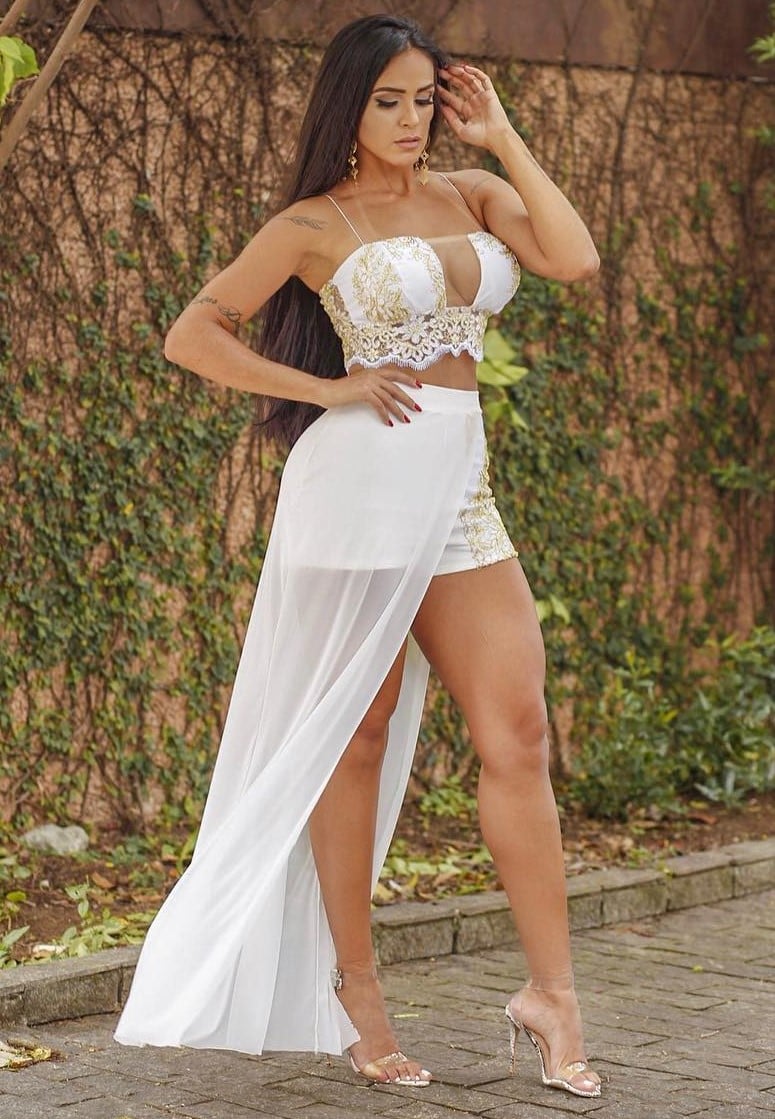 Dai Macedo nude 10
