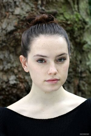 Daisy Ridley nude 9